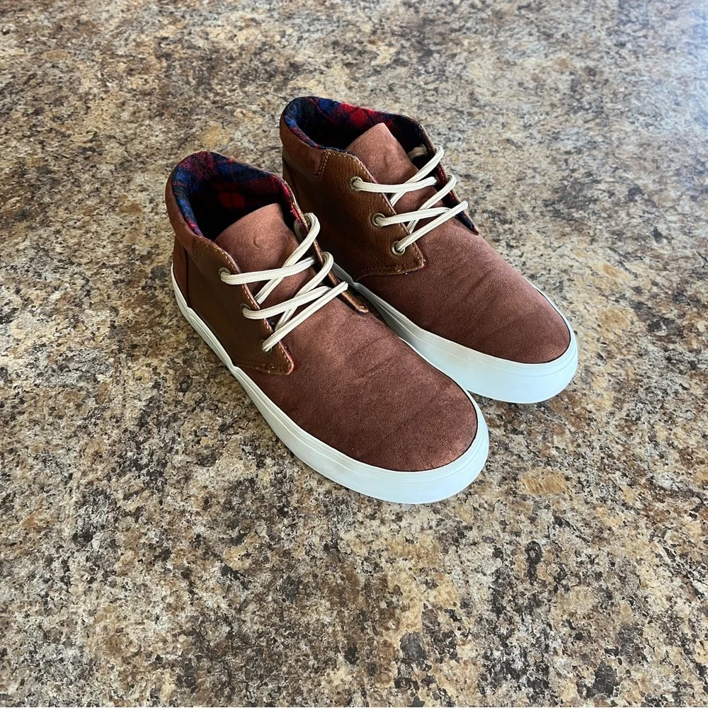Brown Faux Suede Leather Casual Lace Up Midtop Ankle Sneakers Boys Size 4